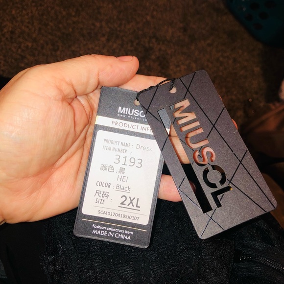 Full length black lace gown.2X. NWT - Picture 7 of 7